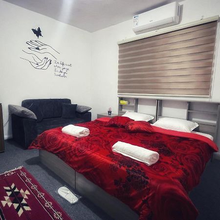 Petra B12 Hostel Wadi Musa Exterior photo