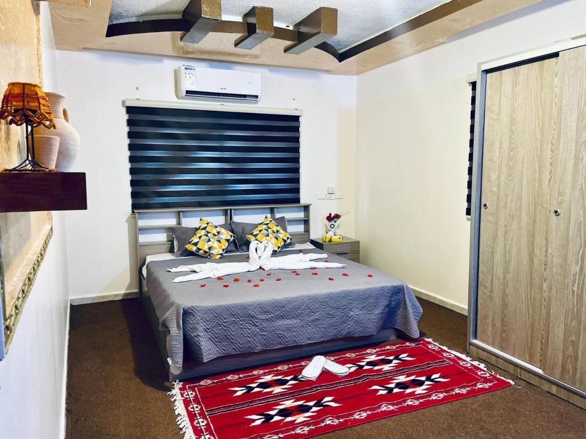 Petra B12 Hostel Wadi Musa Exterior photo